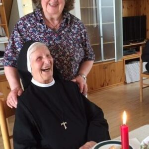 Sr. Gerlinde freut sich an ihrem 90. Geburtstag am 4. Juni 2021